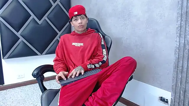 Dogan_Renzo0's cam snapshot