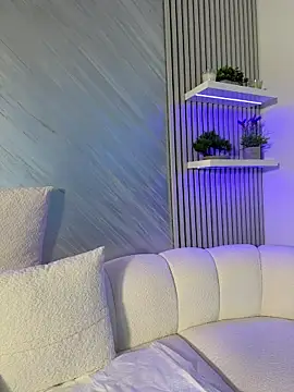 KirstieVegas live sex cam