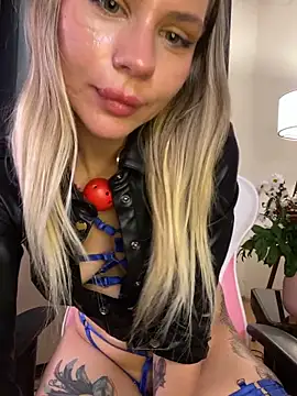 MistressMommyKate's cam snapshot