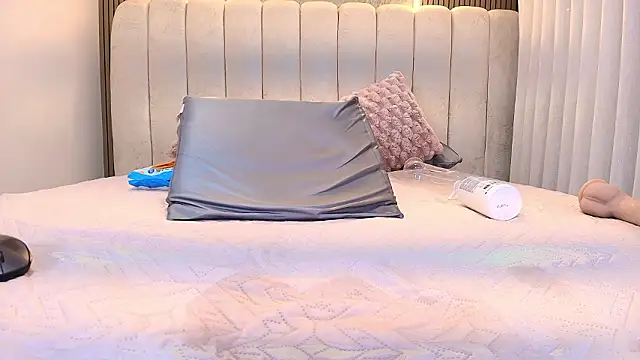 kata_hazel's cam snapshot