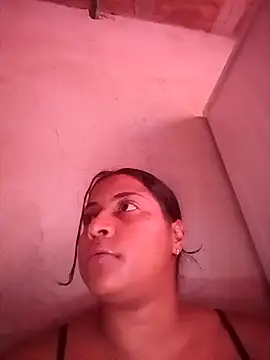 Giselabrunette25 live sex cam