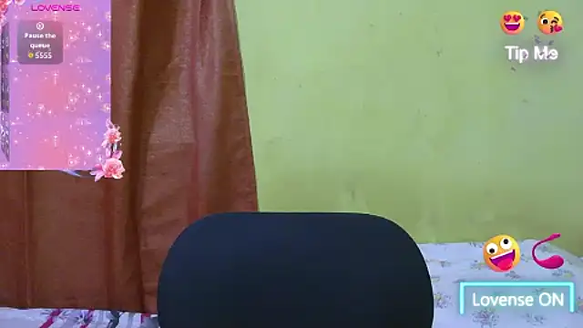 HornyAsian4uxx's cam snapshot