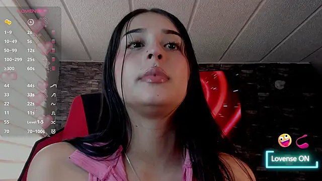 Charlotte_greys's cam snapshot