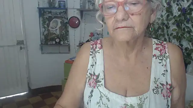 FunnyGrandma live sex cam