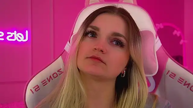 AnnyRaii's cam snapshot