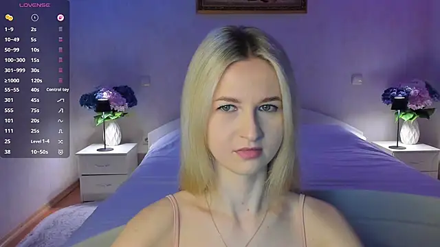 Julie_Blaze's cam snapshot