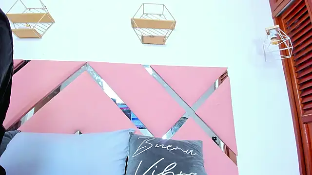 nahomygrey_'s cam snapshot