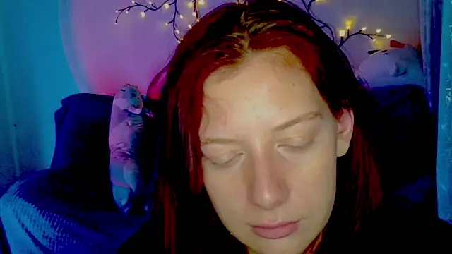 Lily_Ember's cam snapshot