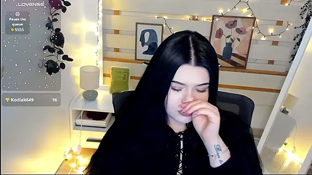 Mona_Esty's cam snapshot