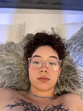 luci_butterfly's cam snapshot