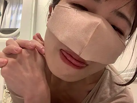 mayumichan13 live sex cam