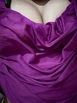 kaviyaponnu0987 live sex cam