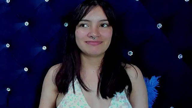 nahomy_glow's cam snapshot