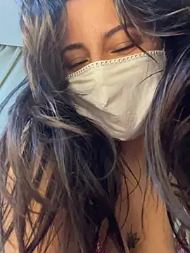 White-Petite's cam snapshot