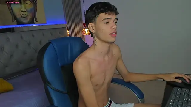 Dark_Desiree18 live sex cam