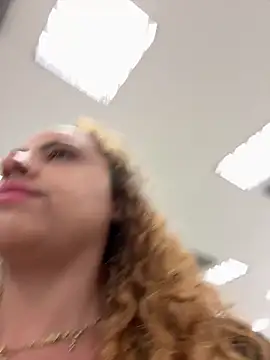 Chloe_Leaozinho's cam snapshot