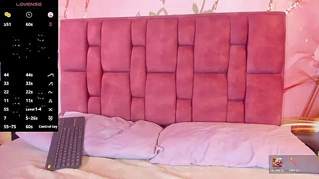 aby_divine's cam snapshot