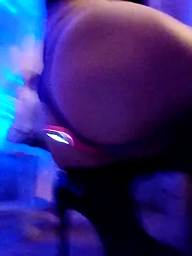 Luna_Kitanna live sex cam