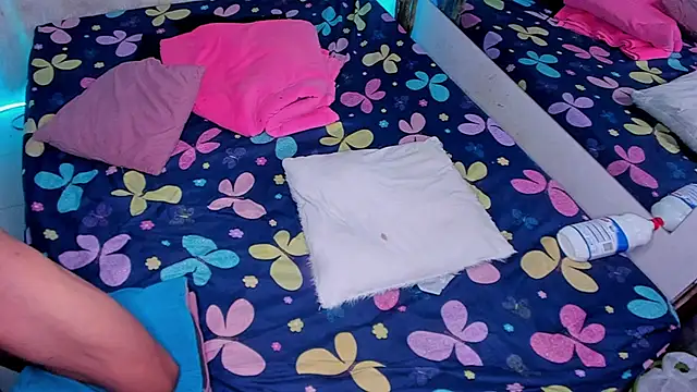 Shyfantasies live sex cam