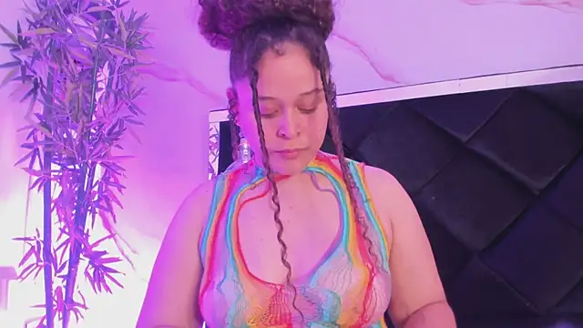 IrinaVoshh_'s cam snapshot