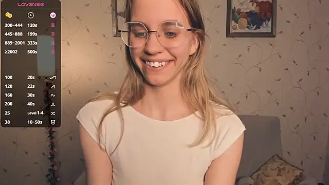 JoanBaggott's cam snapshot