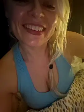 demidelightfulxx's cam snapshot