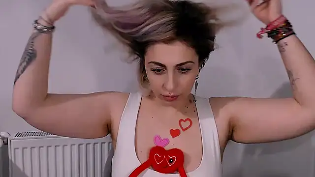 AAARUNY's cam snapshot