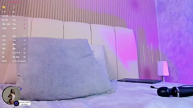 Ivana_Hall's cam snapshot