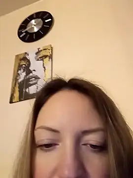 KattyLuuu's cam snapshot