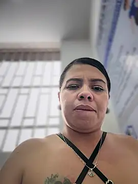 Ariana-07 live sex cam