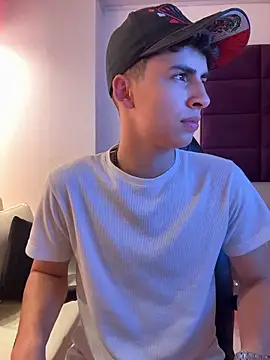 AdrianRinaldi live sex cam