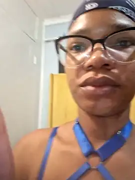 BLAQ-DIAMOND31's cam snapshot