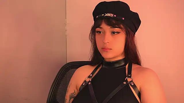 Gloomydoll live sex cam