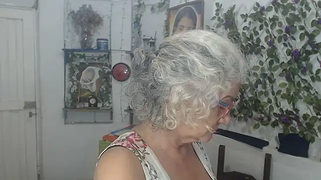 FunnyGrandma live sex cam