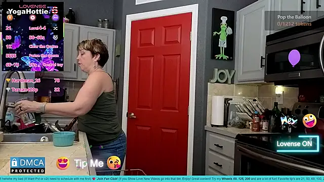 YogaHottie76's cam snapshot