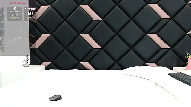 GeraldineSandoval's cam snapshot