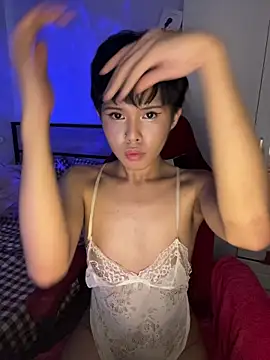 Plaxtique live sex cam