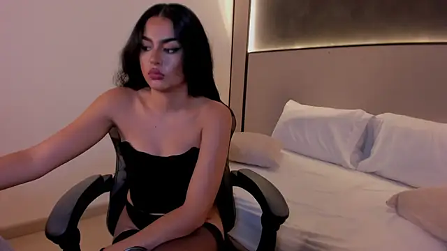 elara_bloom_'s cam snapshot