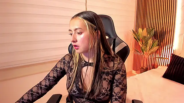 Giselle_Laurens_'s cam snapshot