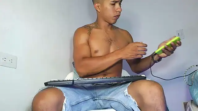 maximo_vega_newv's cam snapshot