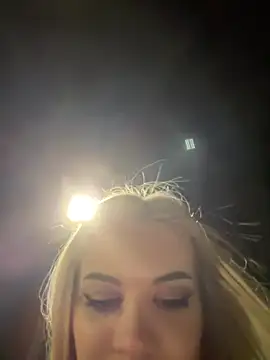 AlyssaFoxx_'s cam snapshot