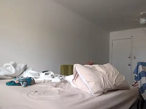 Erikaz2025's cam snapshot