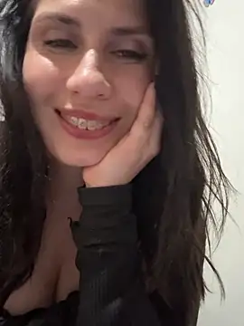 Alysson-- live sex cam