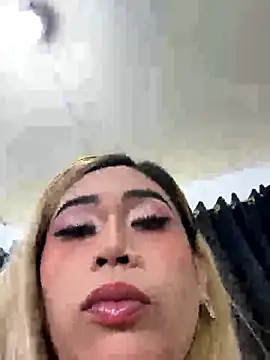 SushiPinayTS live sex cam