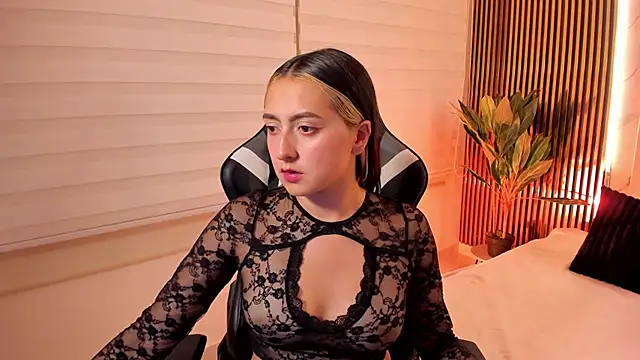 Giselle_Laurens_'s cam snapshot