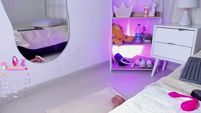 Emilybta's cam snapshot