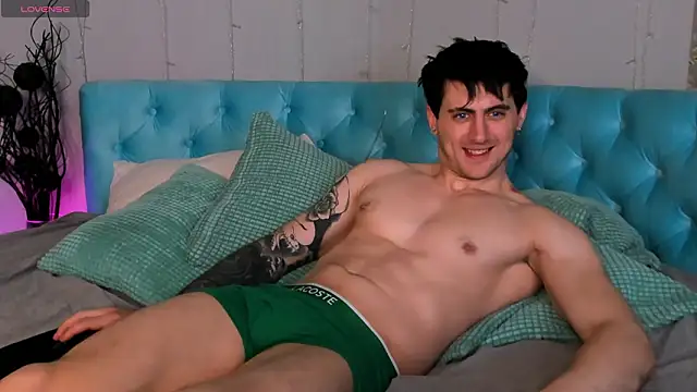 Oscar_Miller_'s cam snapshot