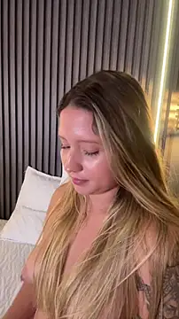 MiaPetit_'s cam snapshot