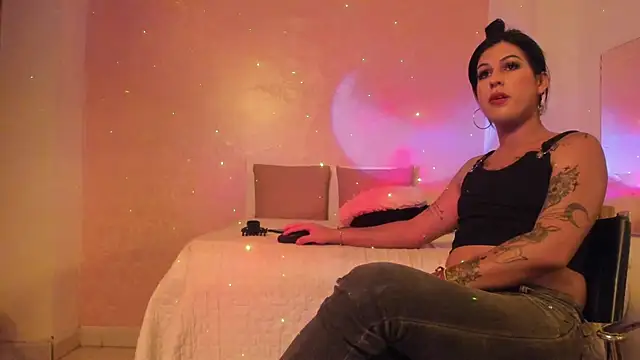 Naomy2033's cam snapshot