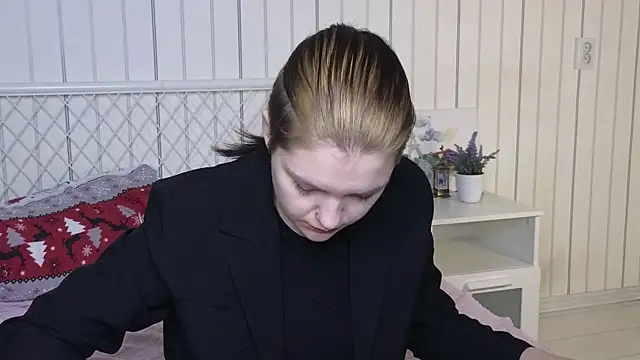 BevHanni's cam snapshot